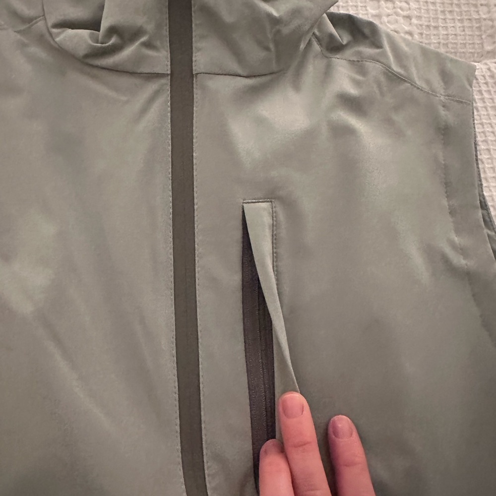 NWT Vineyard Vines Men's Gray Vest - Picture 5 of 11